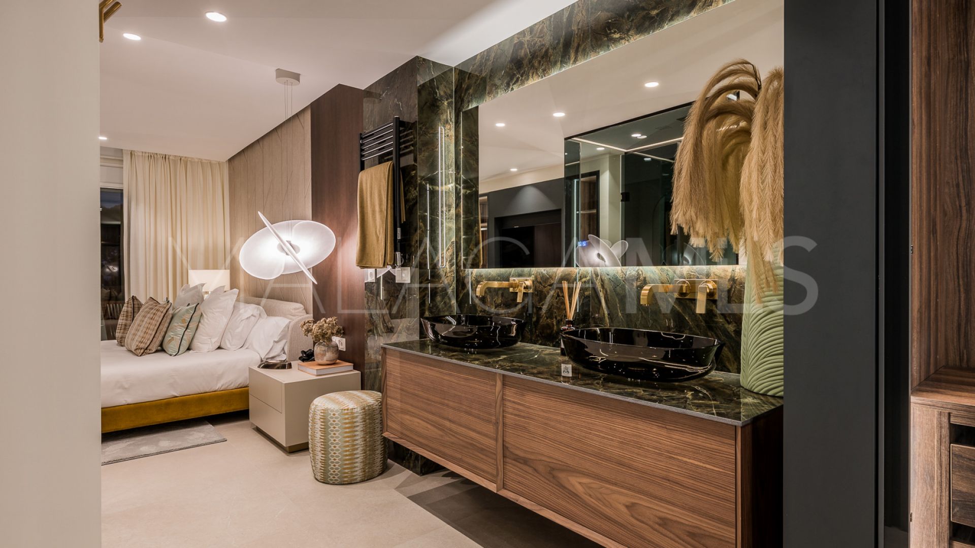 Se vende apartamento de 6 bedrooms in Los Monteros