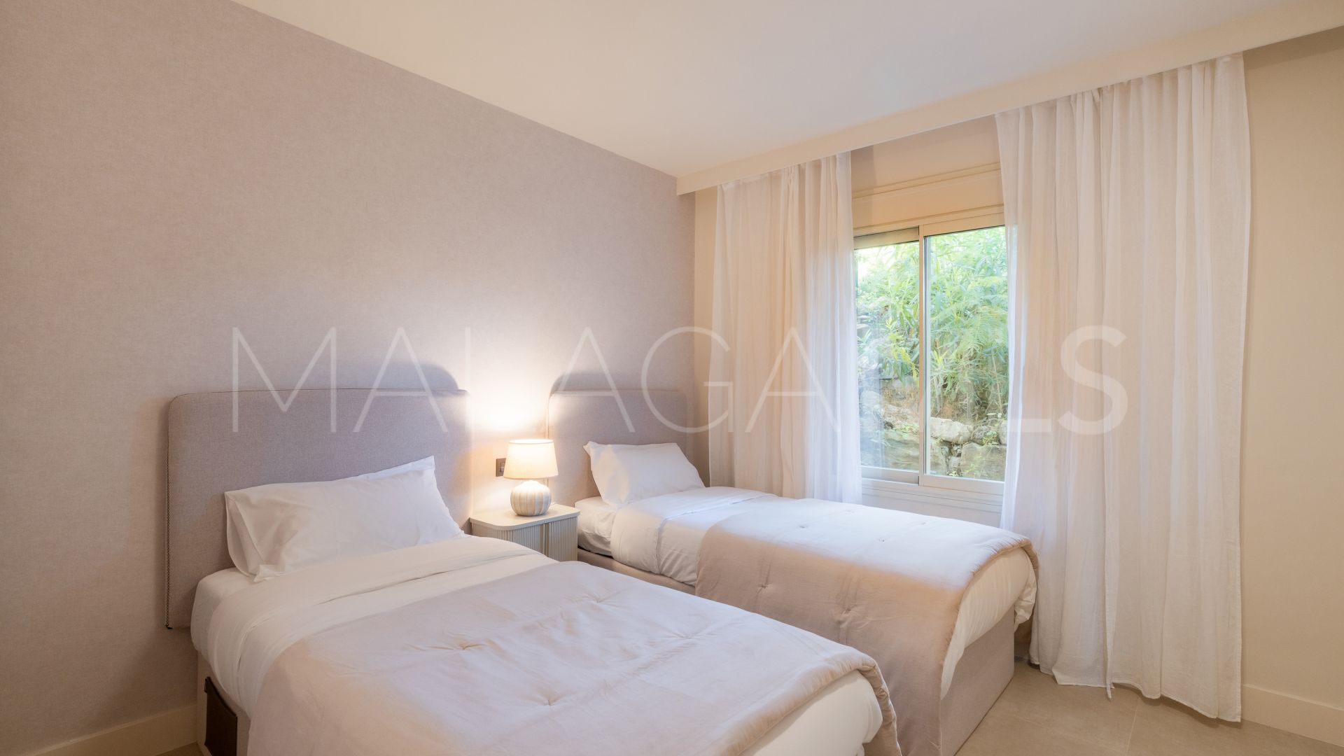 Buy apartamento planta baja in Palacetes Los Belvederes with 3 bedrooms
