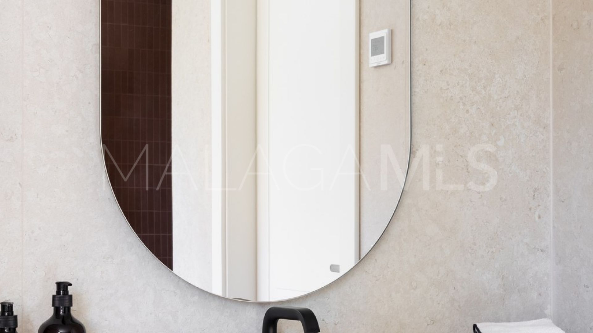 4 bedrooms villa in Altos del Paraiso for sale