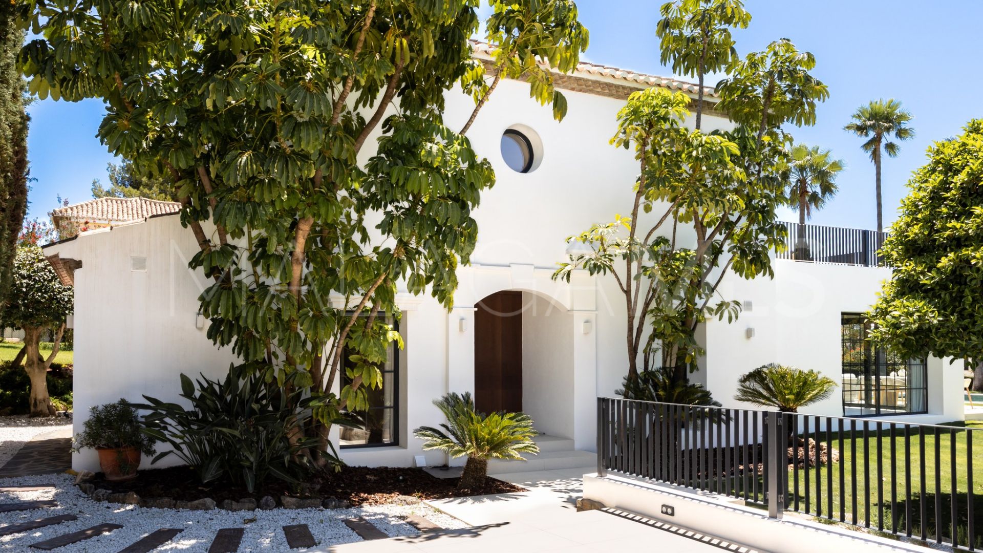4 bedrooms villa in Altos del Paraiso for sale