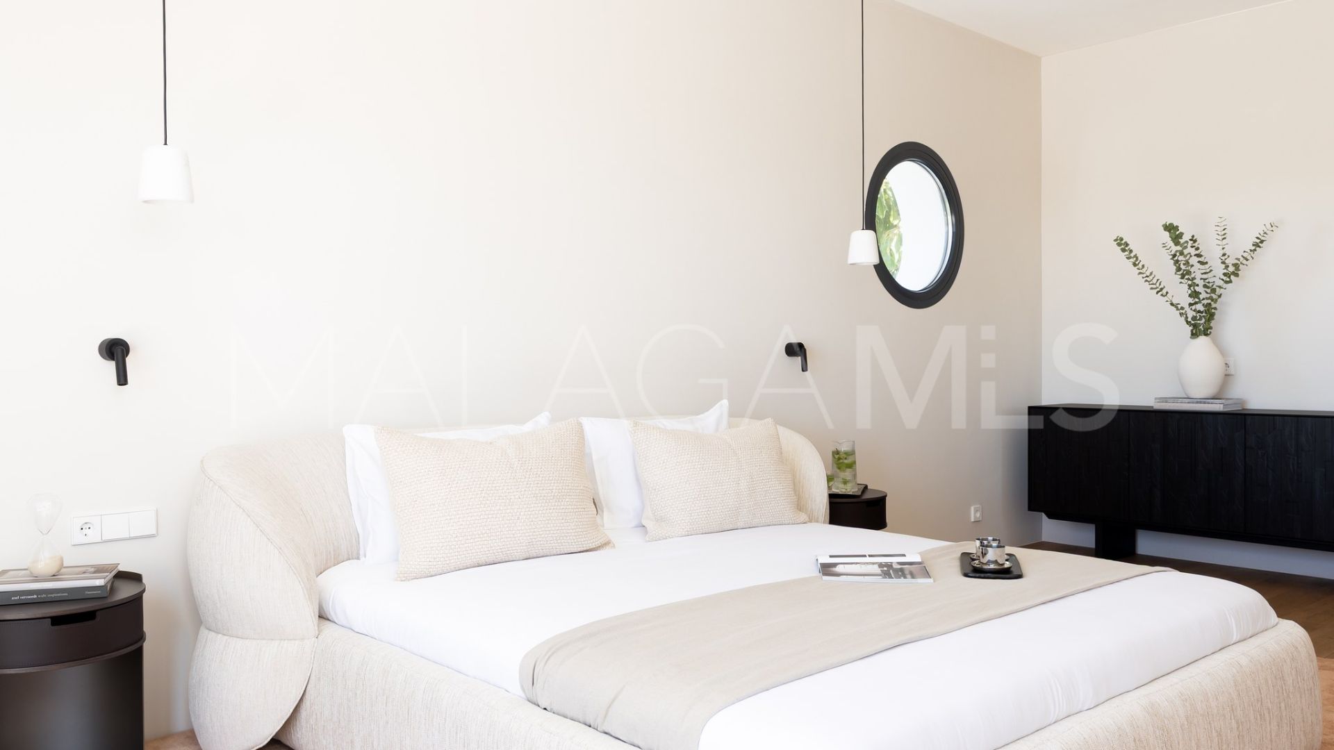 4 bedrooms villa in Altos del Paraiso for sale