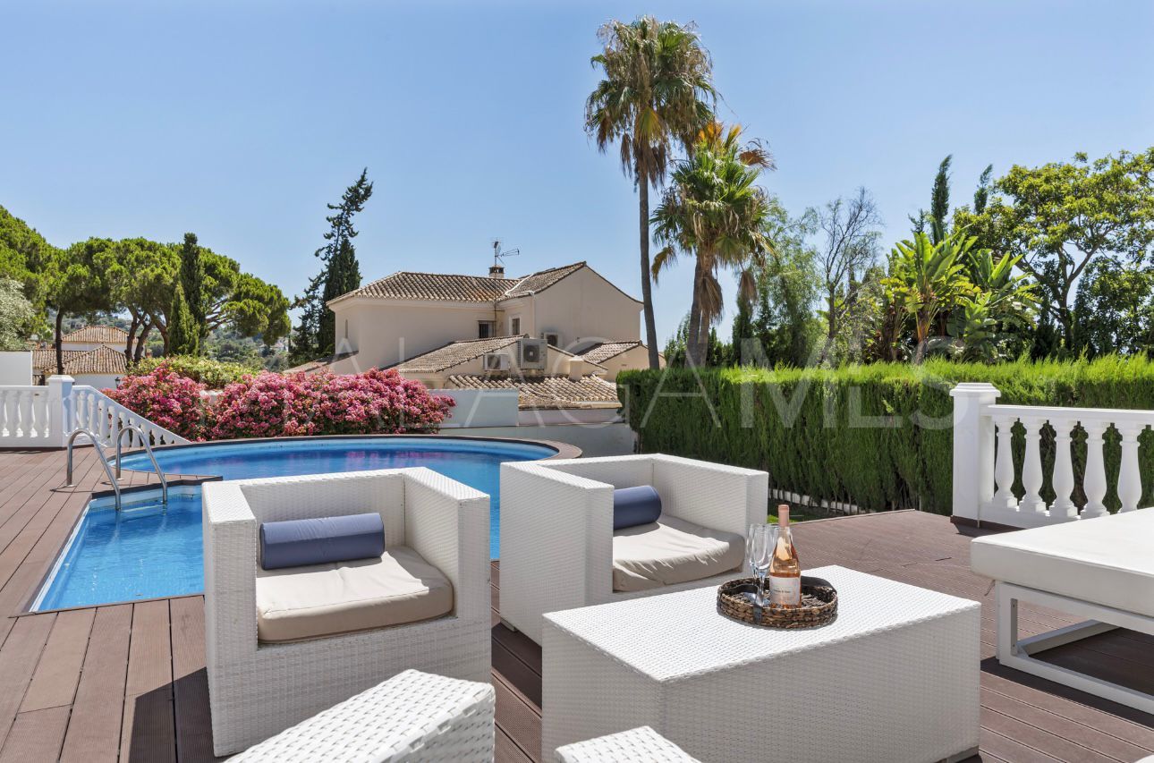 For sale villa in Elviria