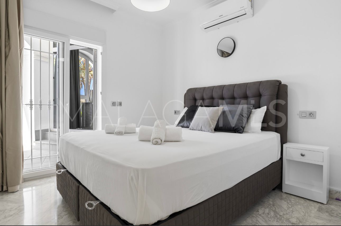 For sale villa in Elviria