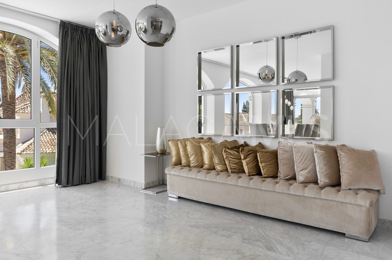 For sale villa in Elviria