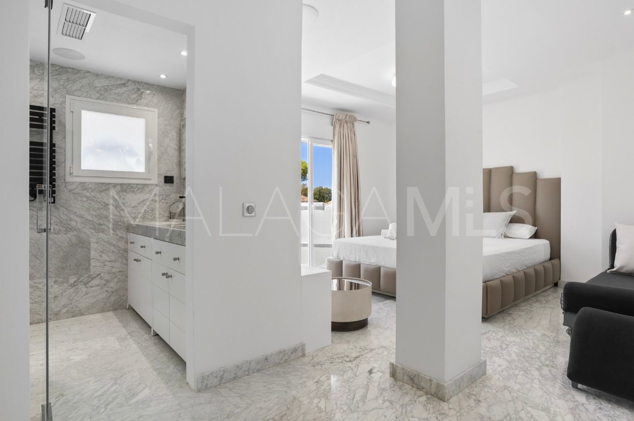 For sale villa in Elviria