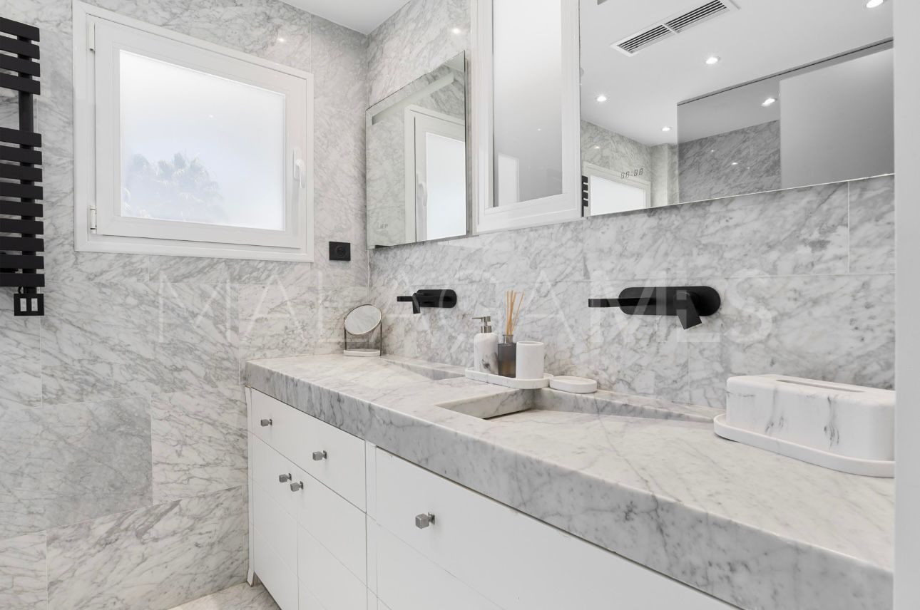 For sale villa in Elviria