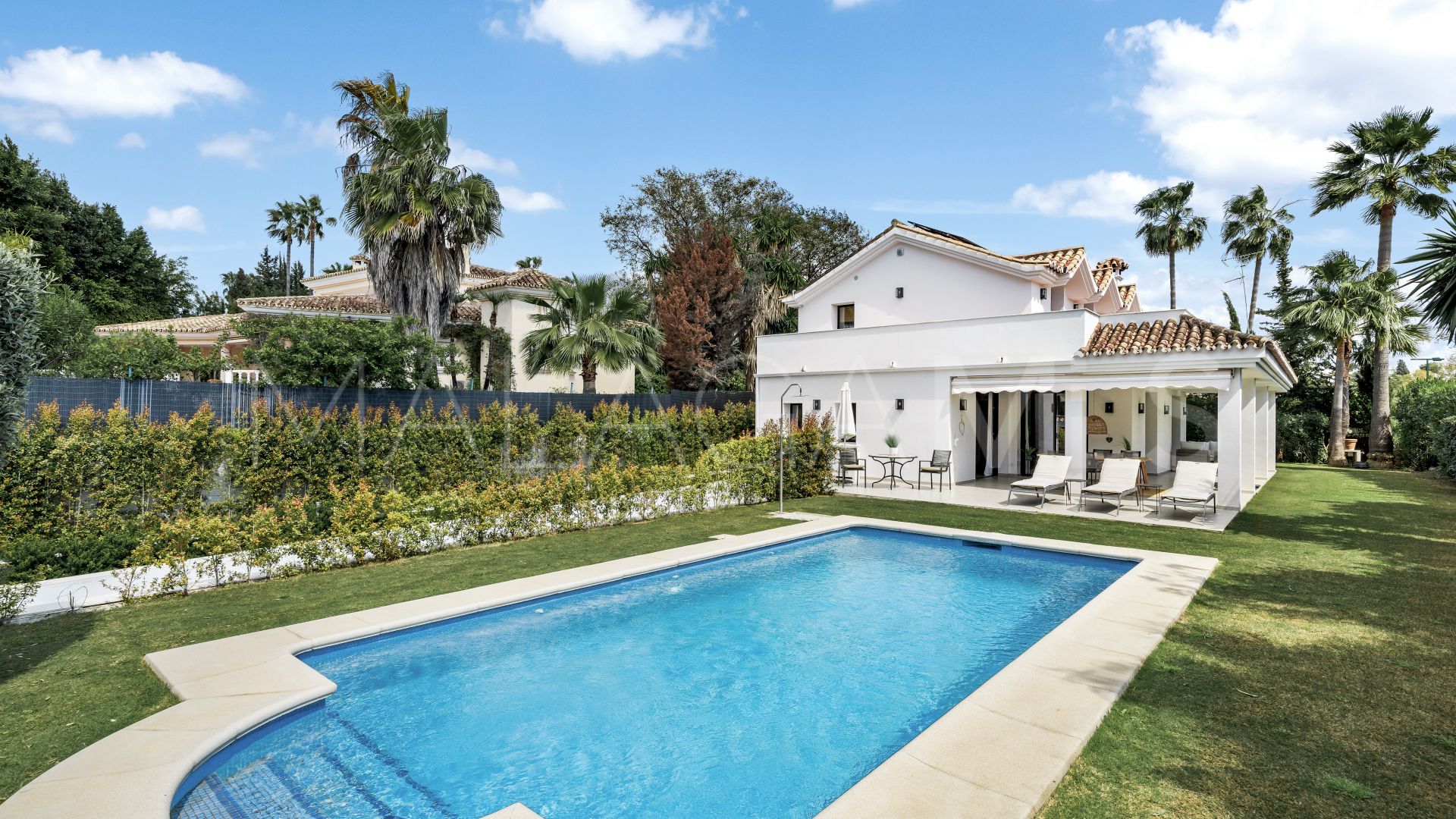Se vende villa in Nueva Andalucia de 4 bedrooms