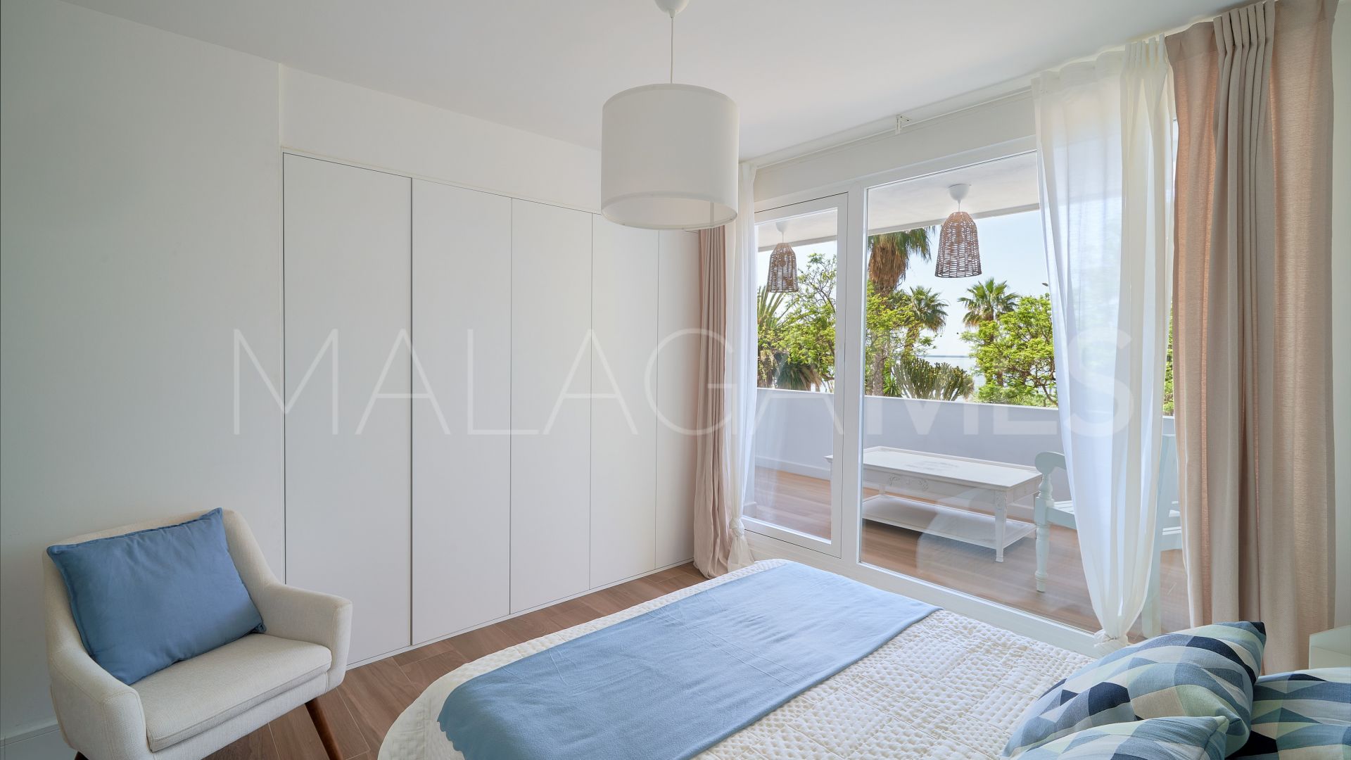 Malaga - Este flat for sale
