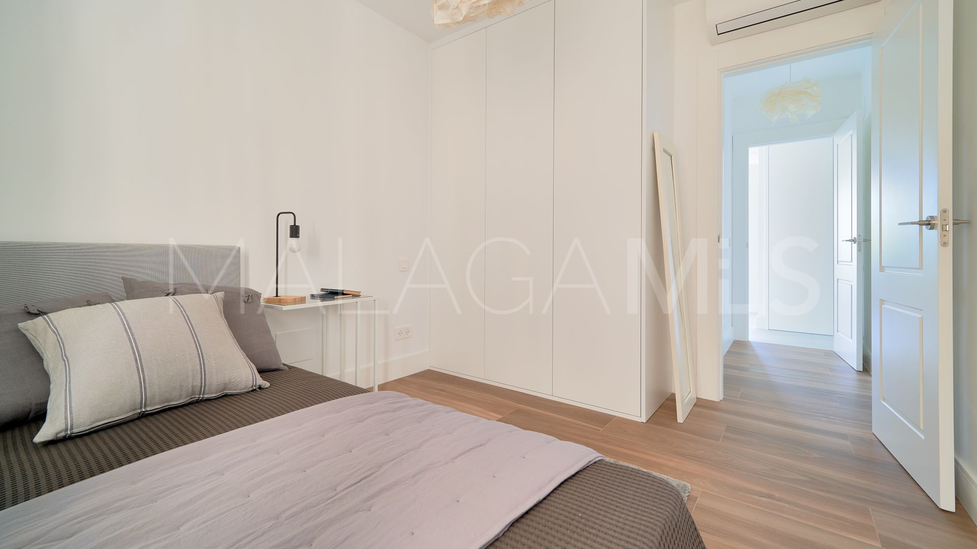 Malaga - Este flat for sale