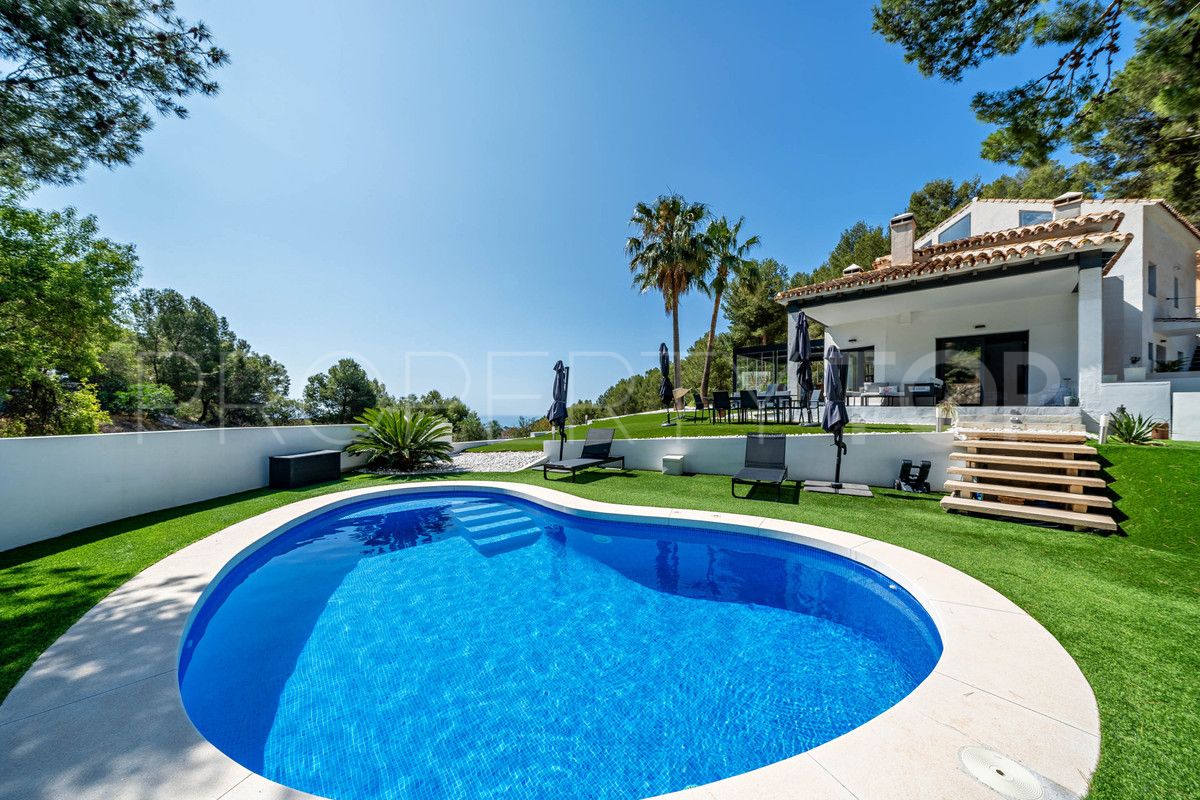 4 bedrooms Malaga - Este villa for sale