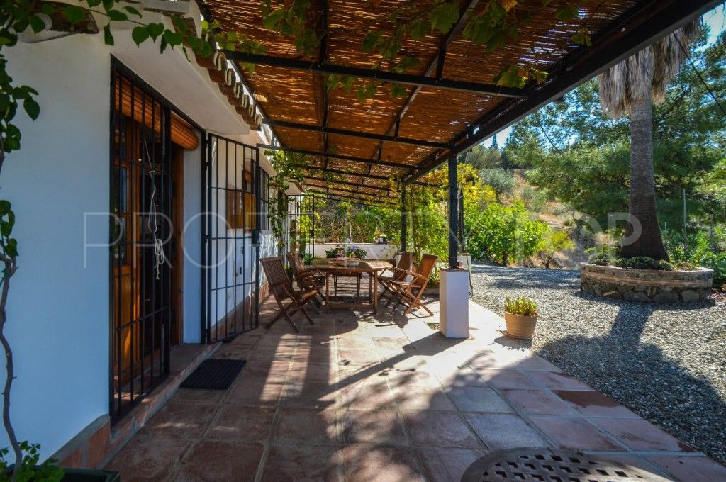 For sale finca with 3 bedrooms in Coin