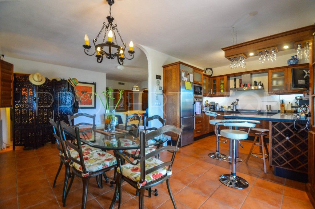 For sale finca with 3 bedrooms in Coin