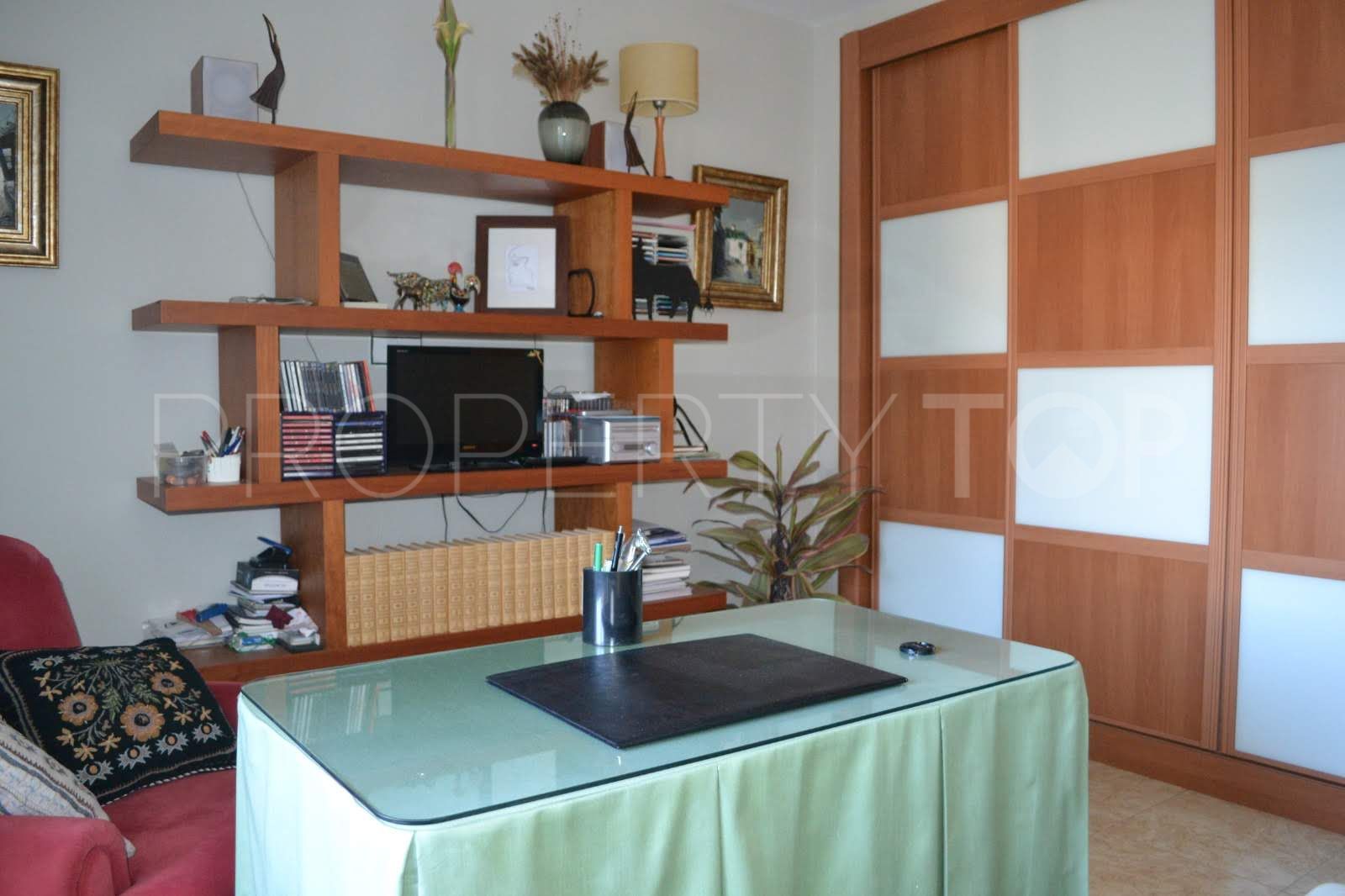 Piso con 4 dormitorios a la venta en La Malagueta - La Caleta