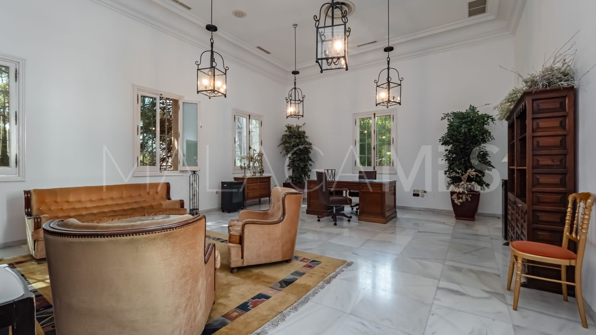 Mansion for sale in El Limonar