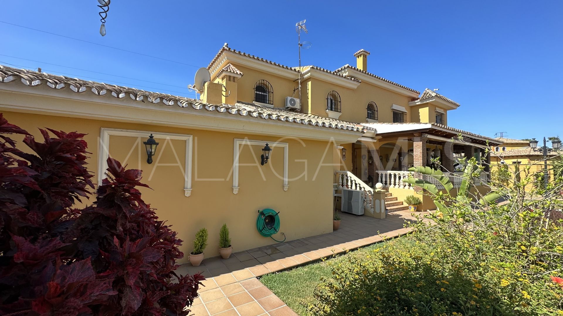 Villa for sale in Rincon de la Victoria