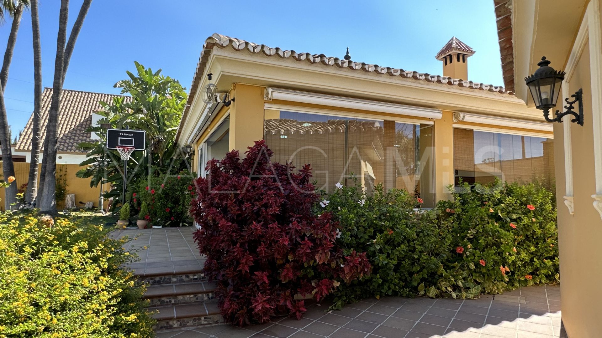 Villa for sale in Rincon de la Victoria with 5 bedrooms