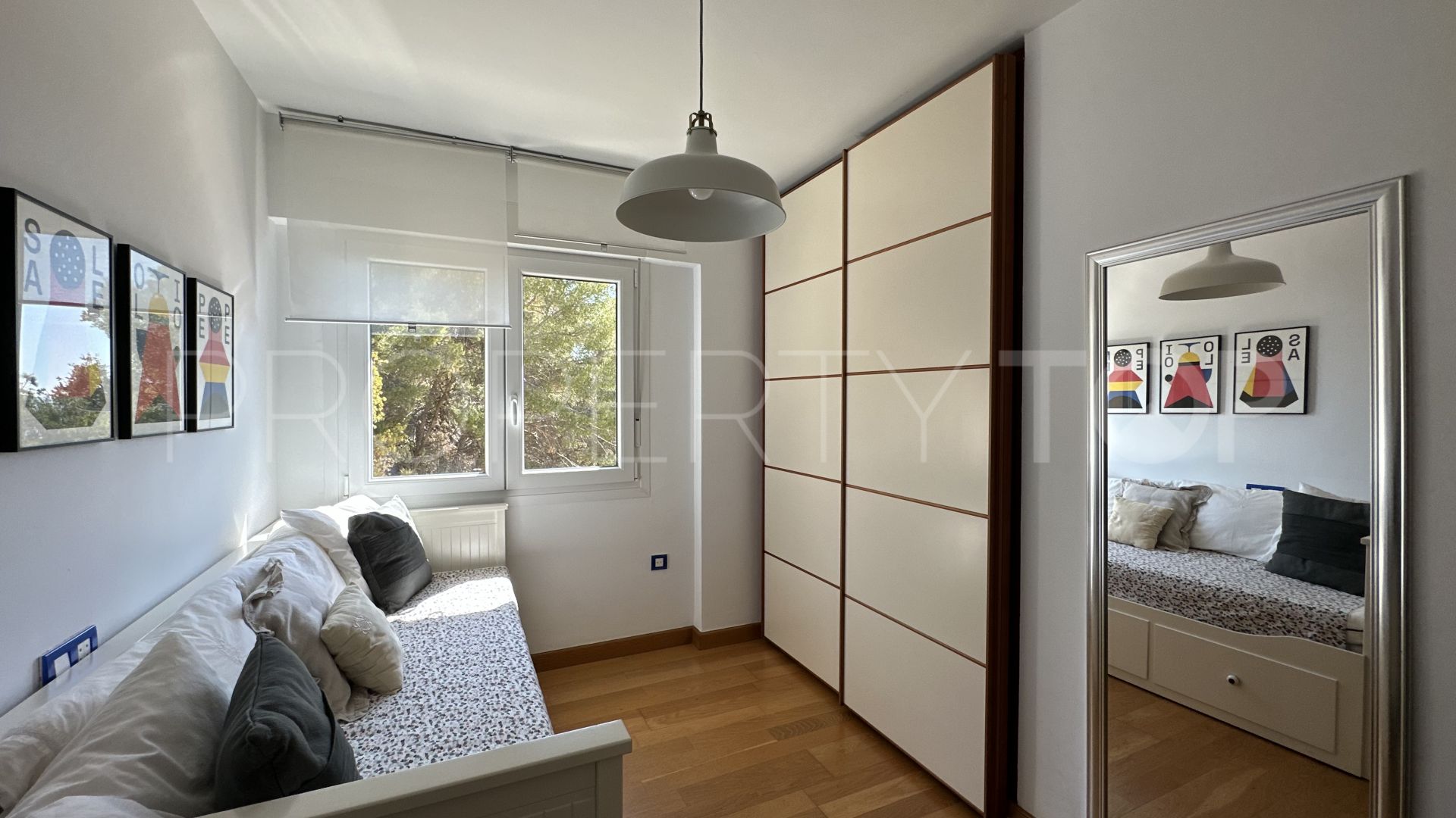 Comprar piso en Malaga - Este con 3 dormitorios
