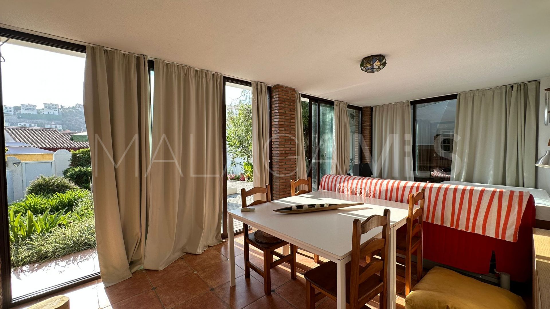 Buy pareado in Rincon de la Victoria with 6 bedrooms