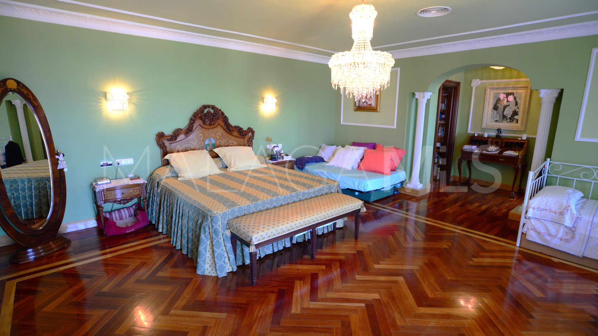 Mansion a la venta in Miraflores del Palo with 6 bedrooms