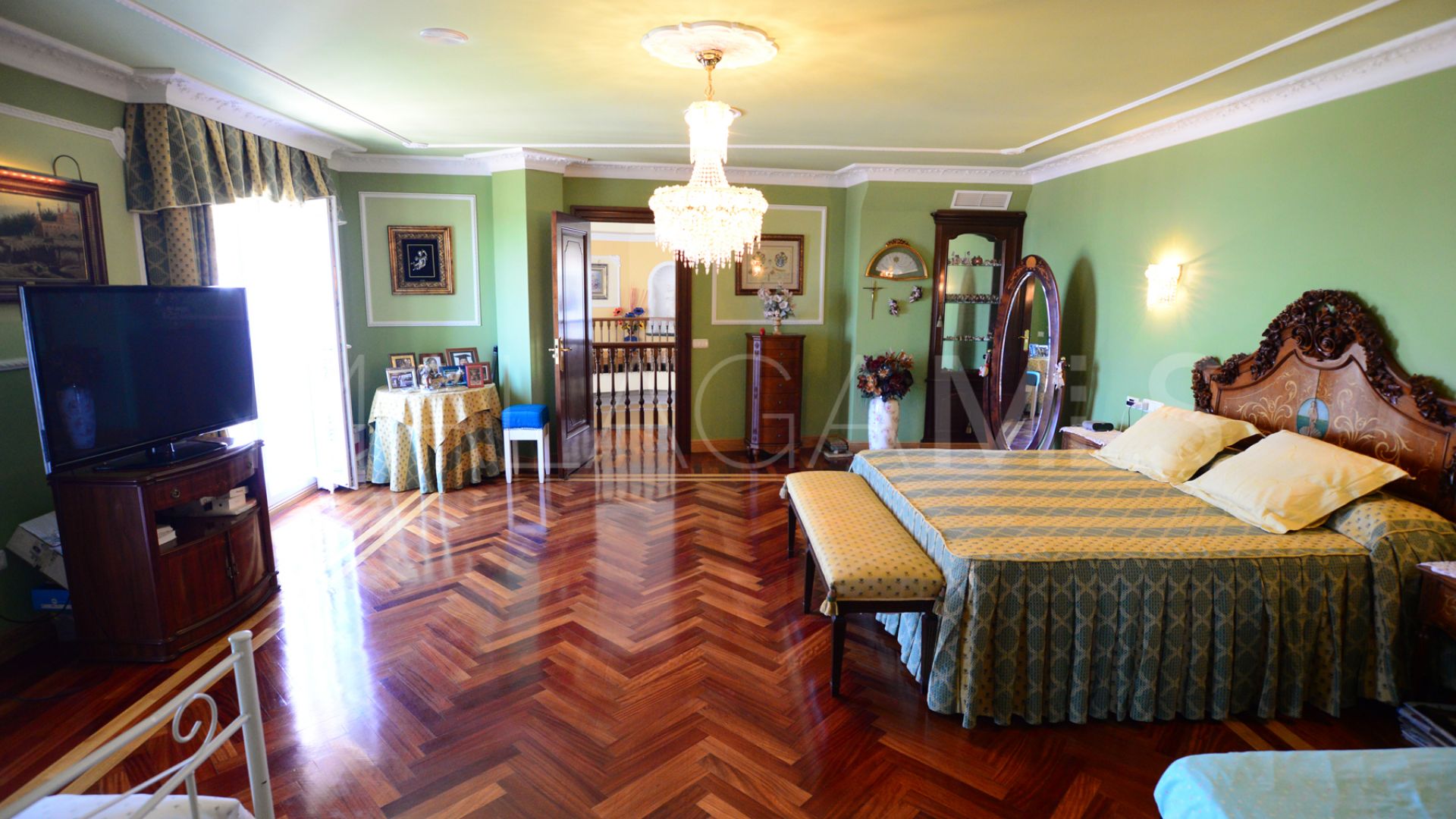 Mansion a la venta in Miraflores del Palo with 6 bedrooms