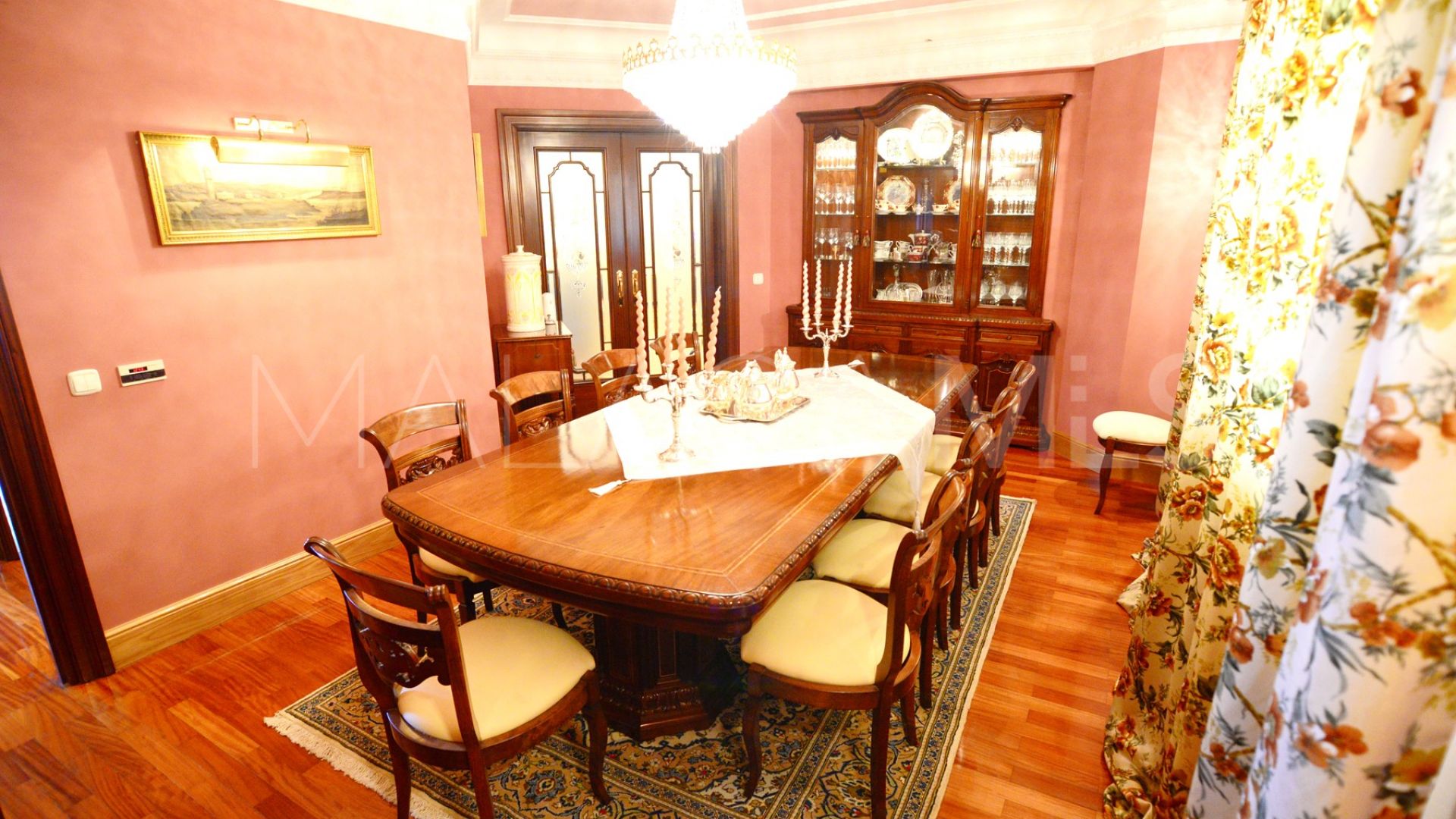 Mansion a la venta in Miraflores del Palo with 6 bedrooms