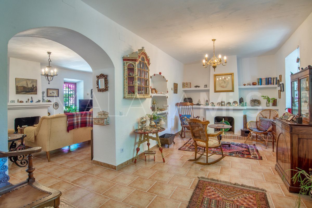 Cortijo for sale in Alhaurin de la Torre with 5 bedrooms