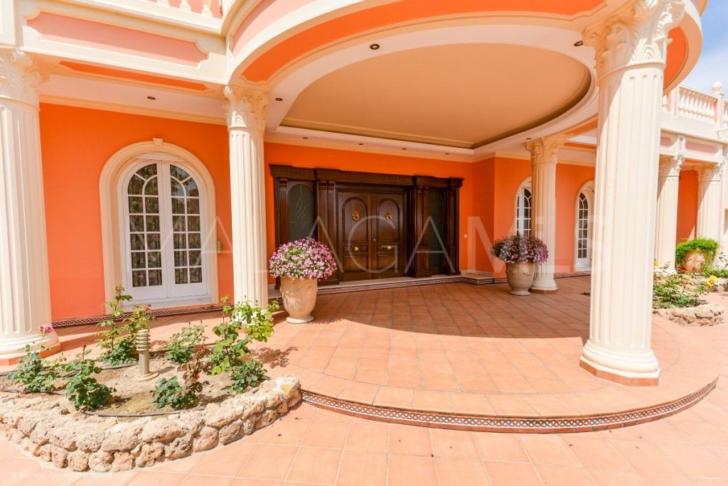 7 bedrooms villa in Torrequebrada for sale