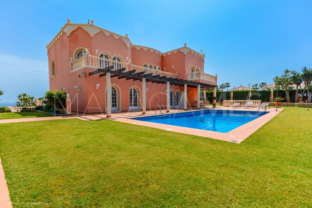 7 bedrooms villa in Torrequebrada for sale