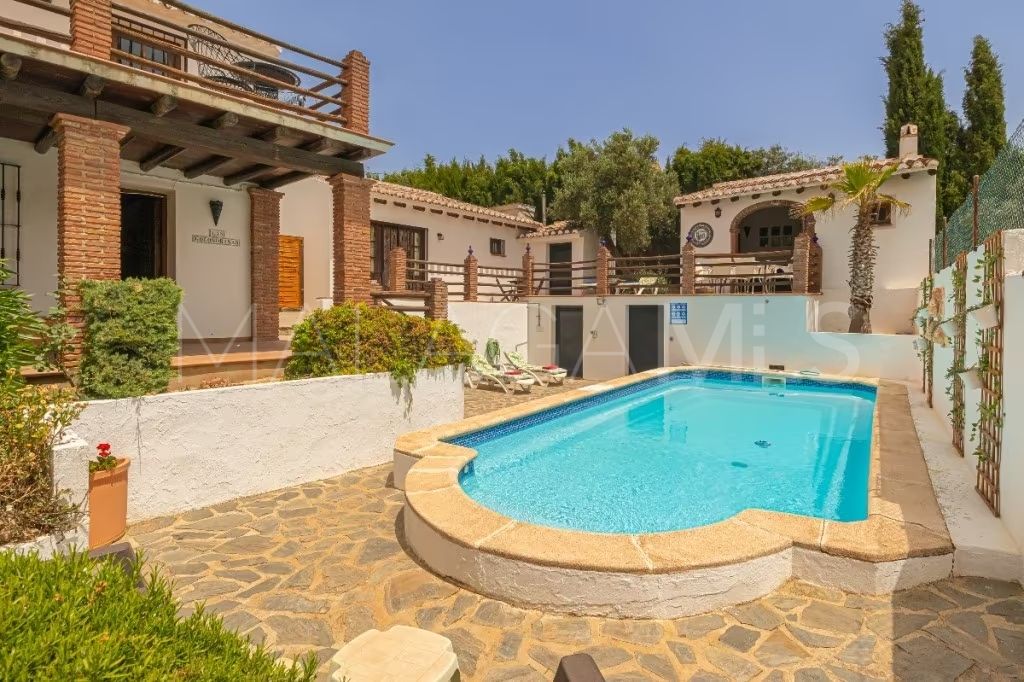 Buy casa de campo in Villanueva del Trabuco with 6 bedrooms