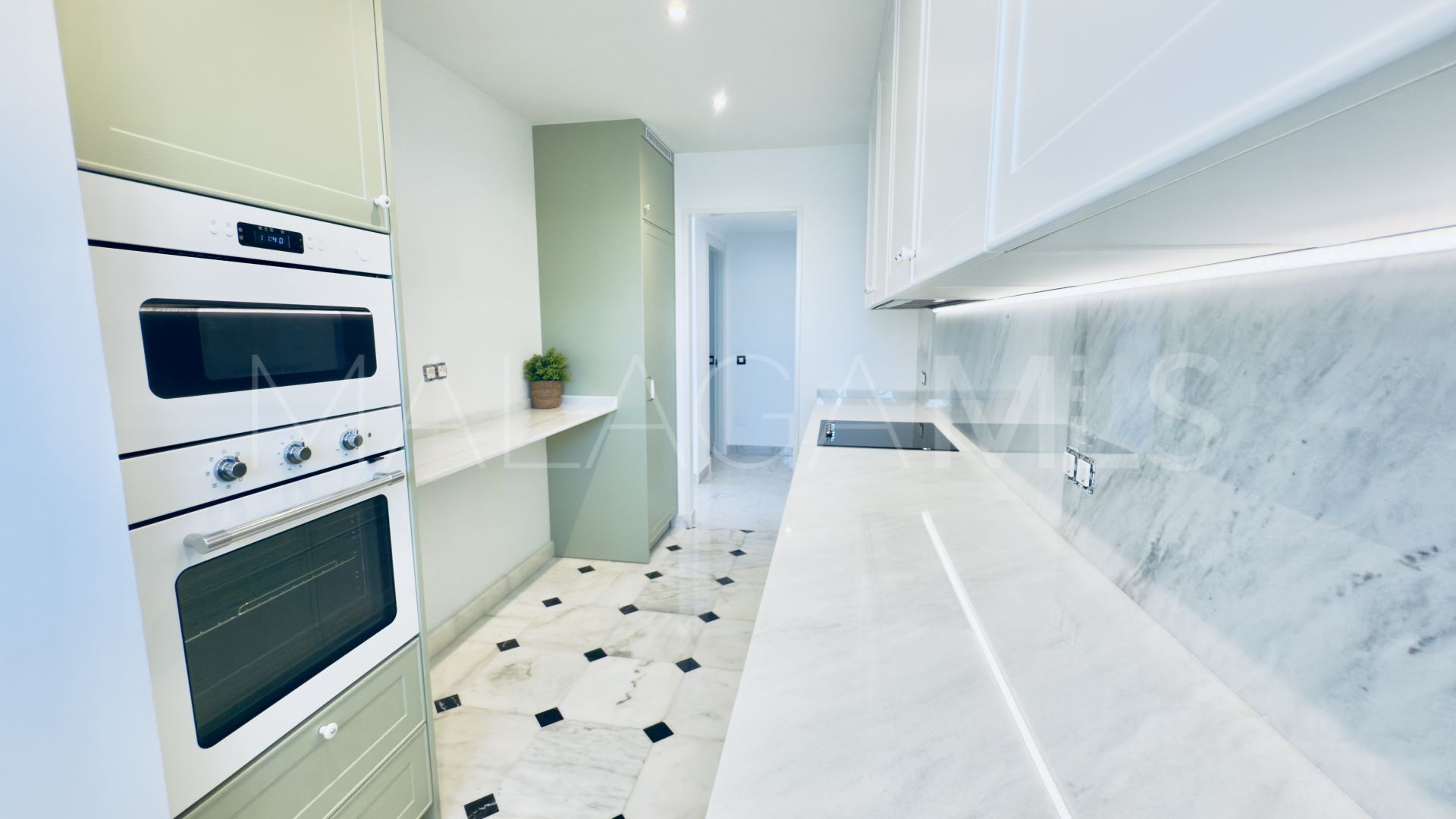 Buy Marina Banus 3 bedrooms apartment