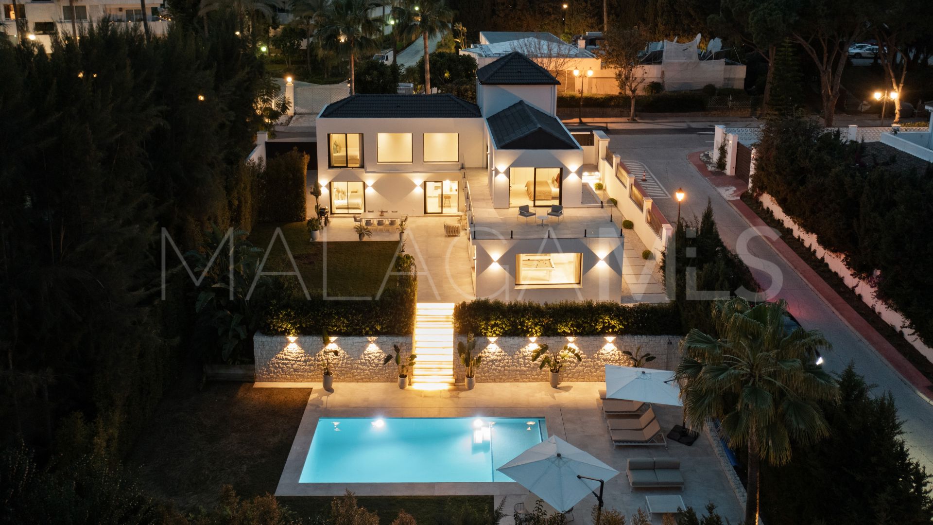 Villa for sale in Las Brisas