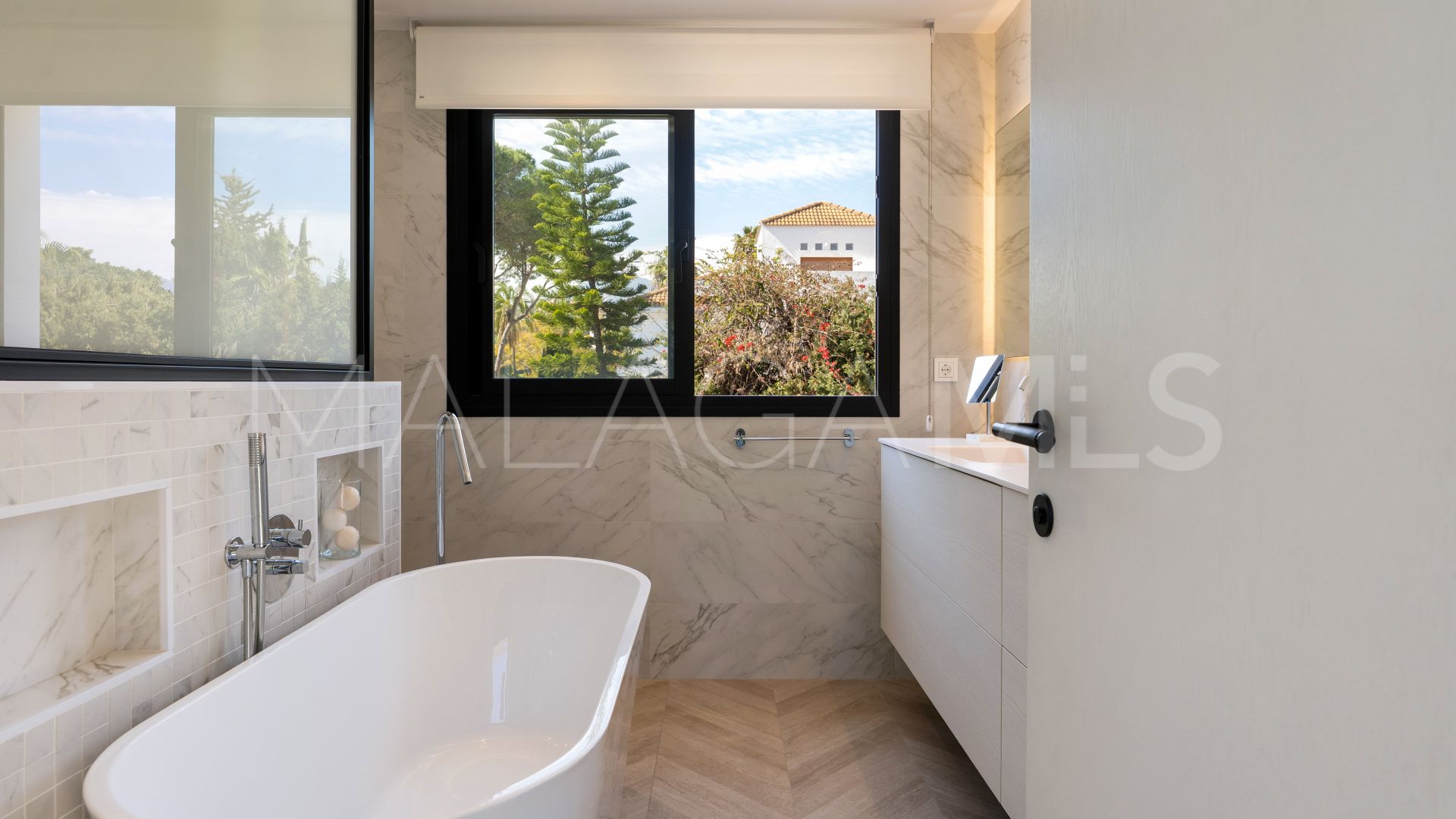 Villa for sale in Las Brisas