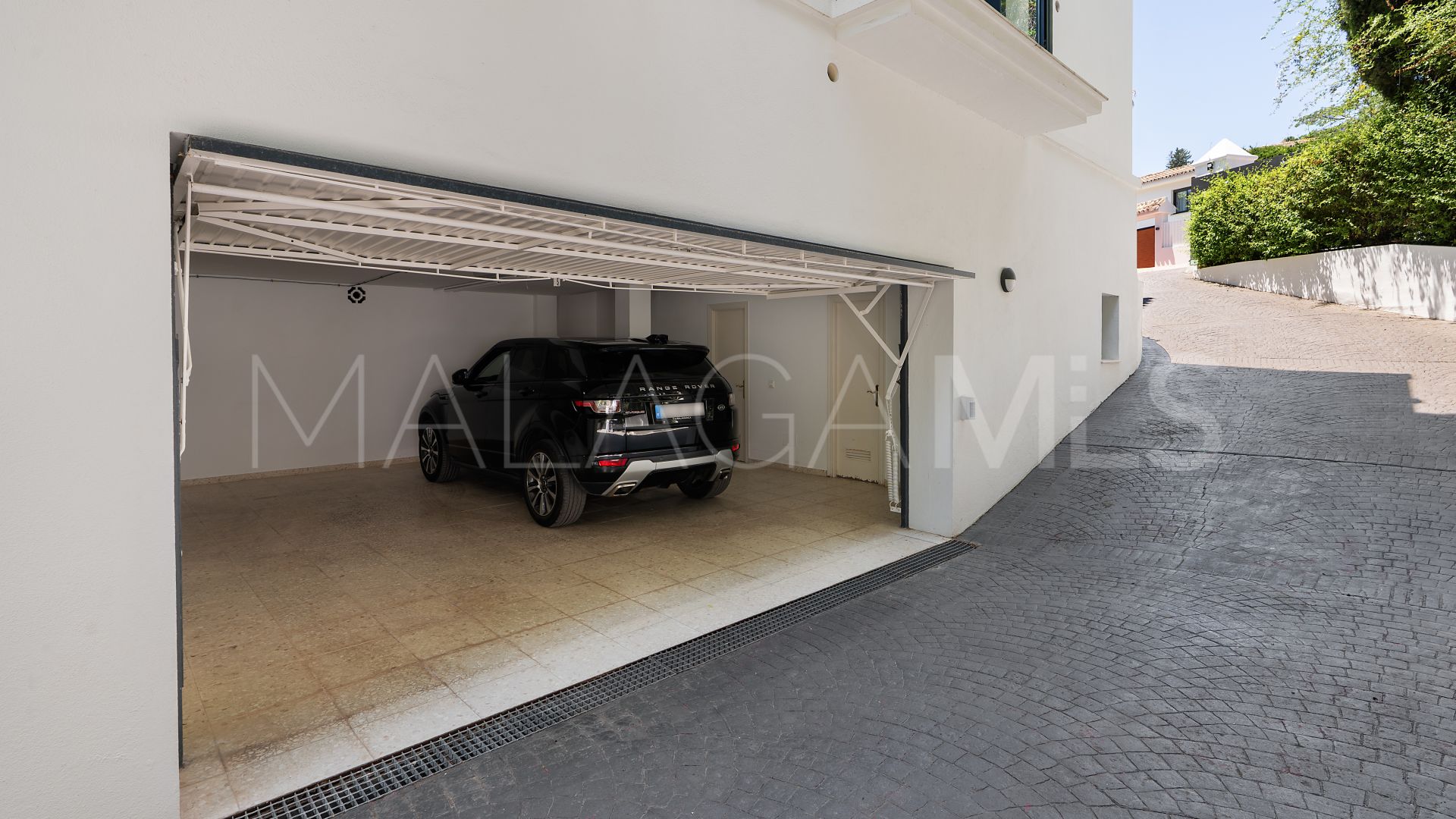Villa for sale in Las Brisas