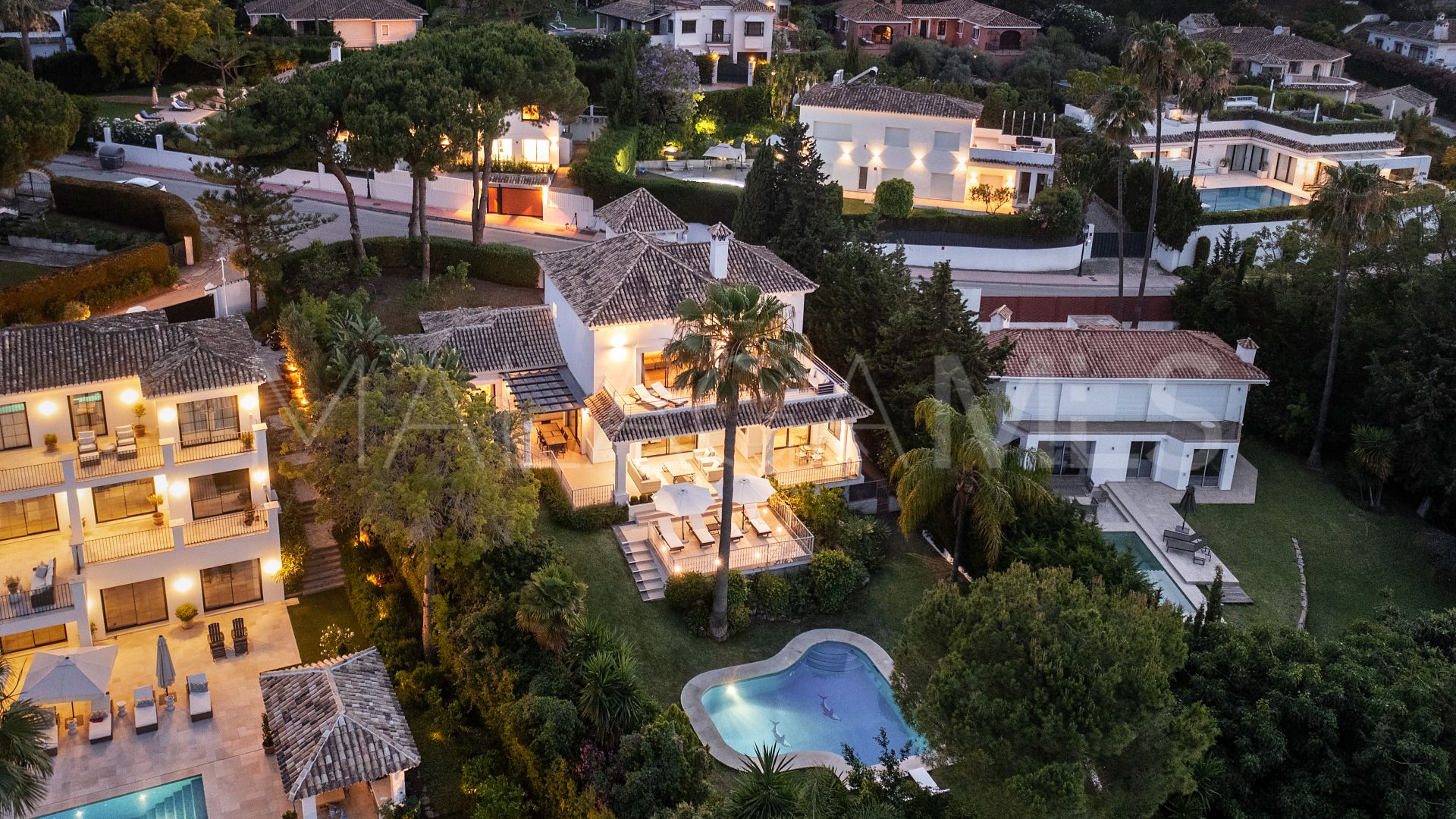 Villa for sale in Las Brisas