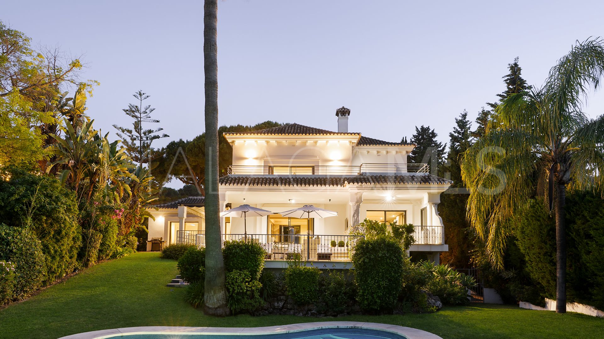 Villa for sale in Las Brisas