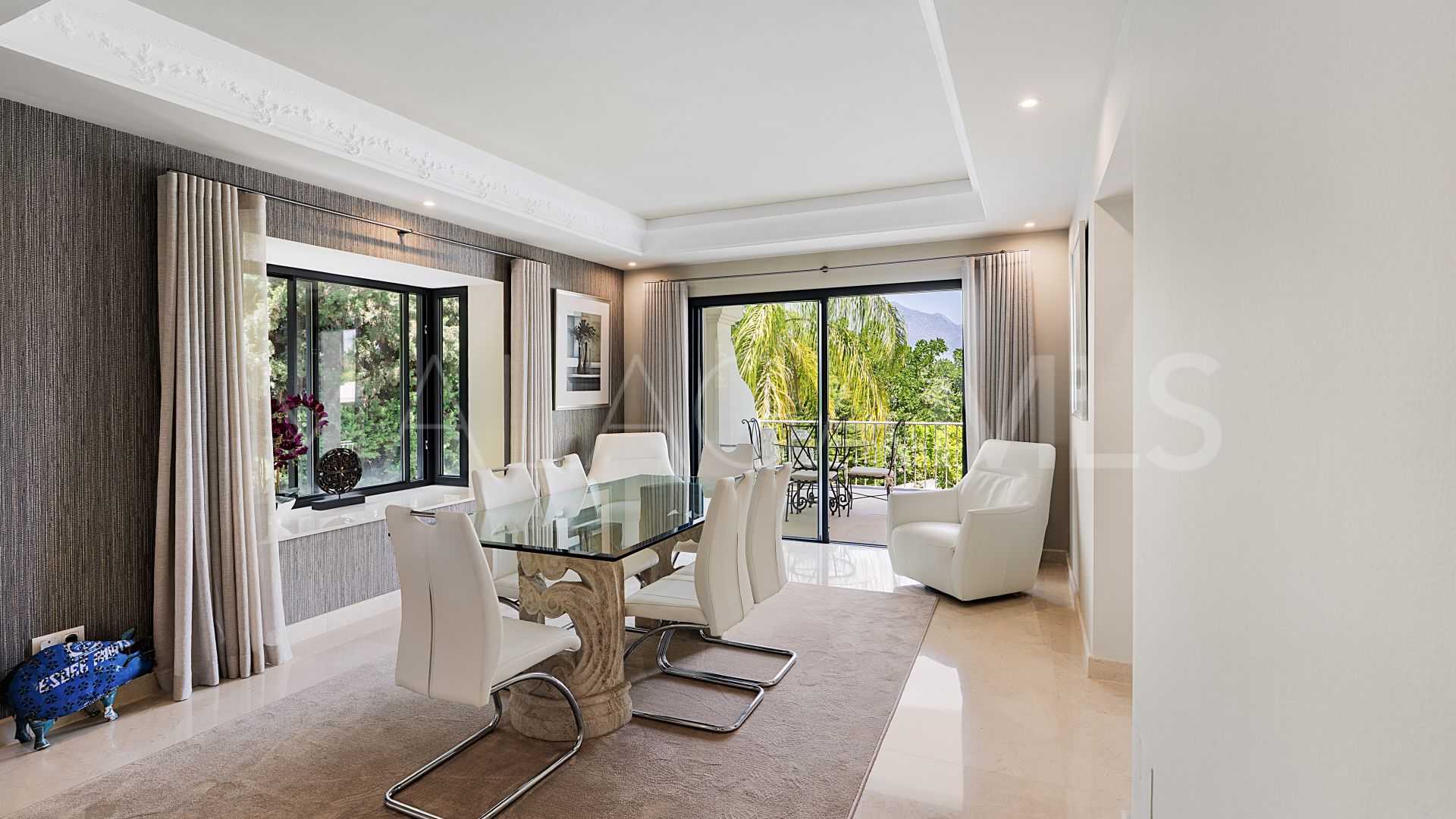 Villa for sale in Las Brisas