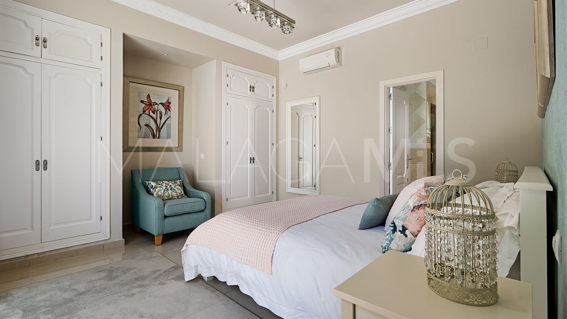 Villa for sale in Las Brisas