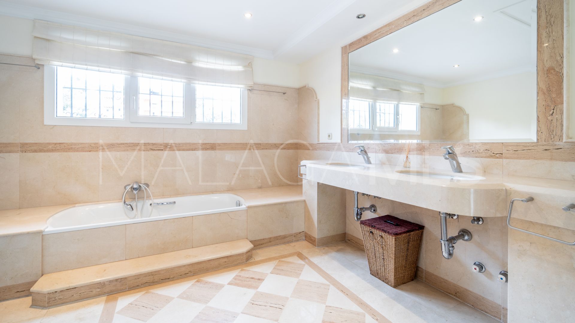 For sale Paraiso Barronal villa with 5 bedrooms