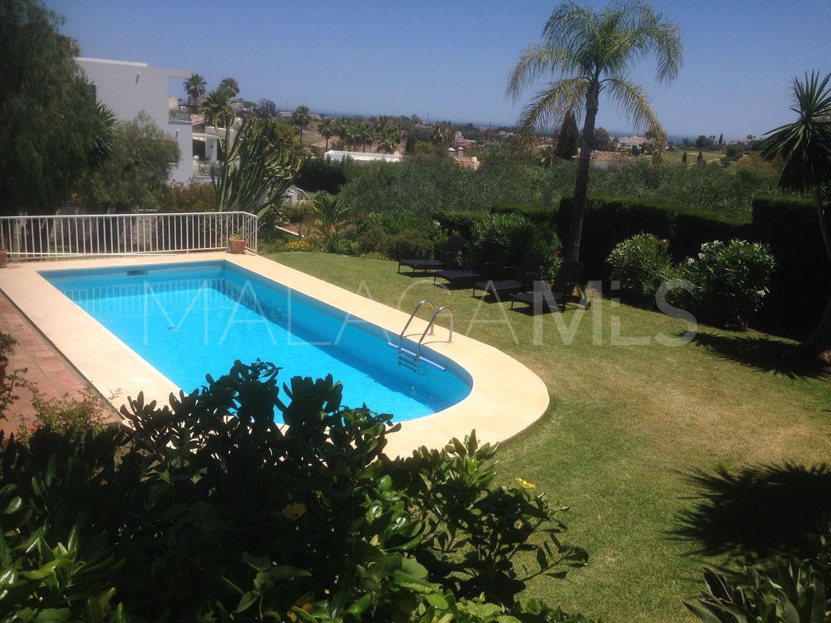 Villa for sale in El Paraiso