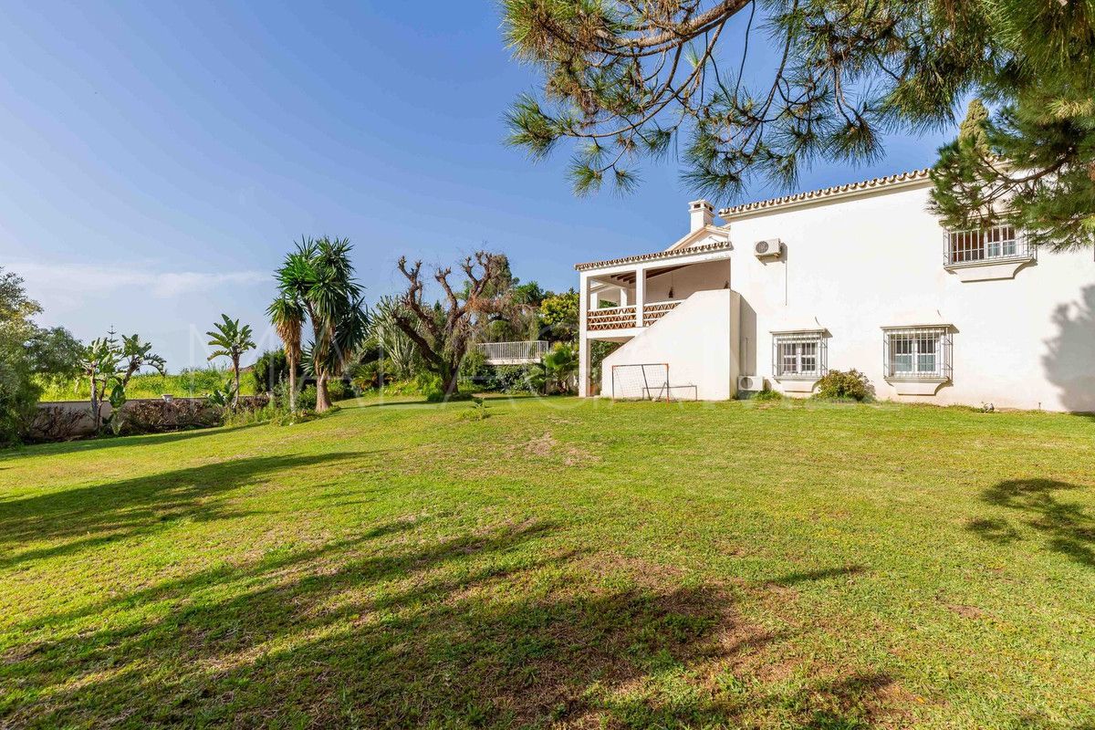 Villa for sale in El Paraiso