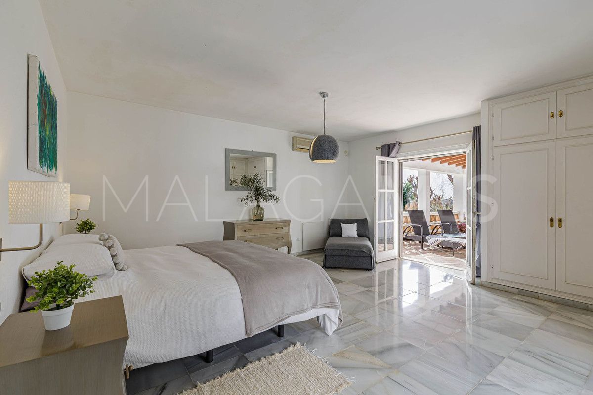 Villa for sale in El Paraiso