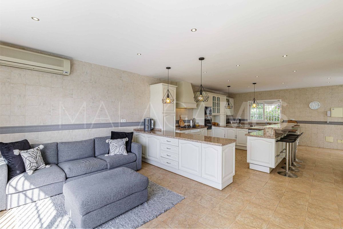 Villa for sale in El Paraiso