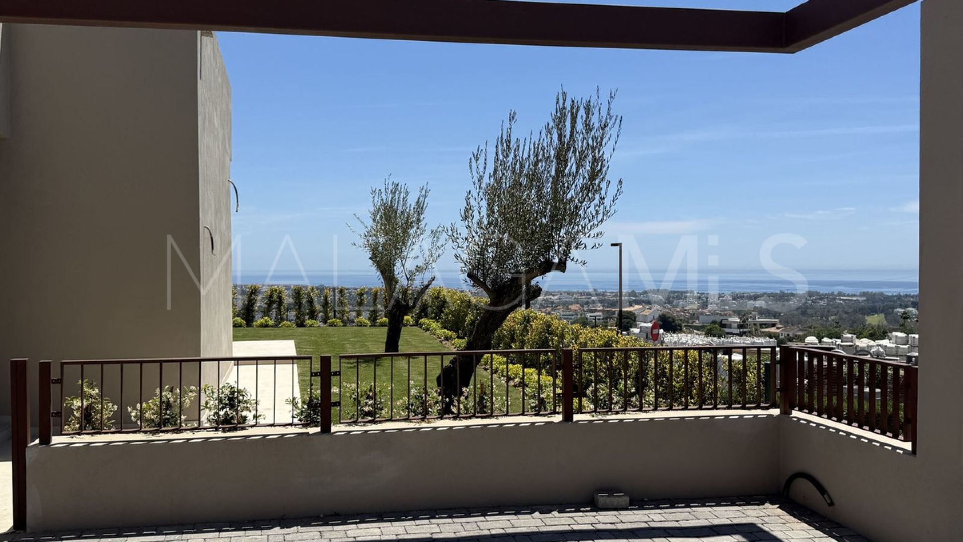 Villa for sale in Benahavis