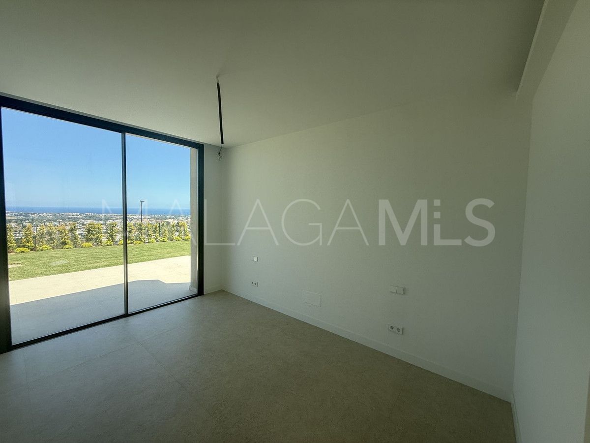Villa for sale in Benahavis