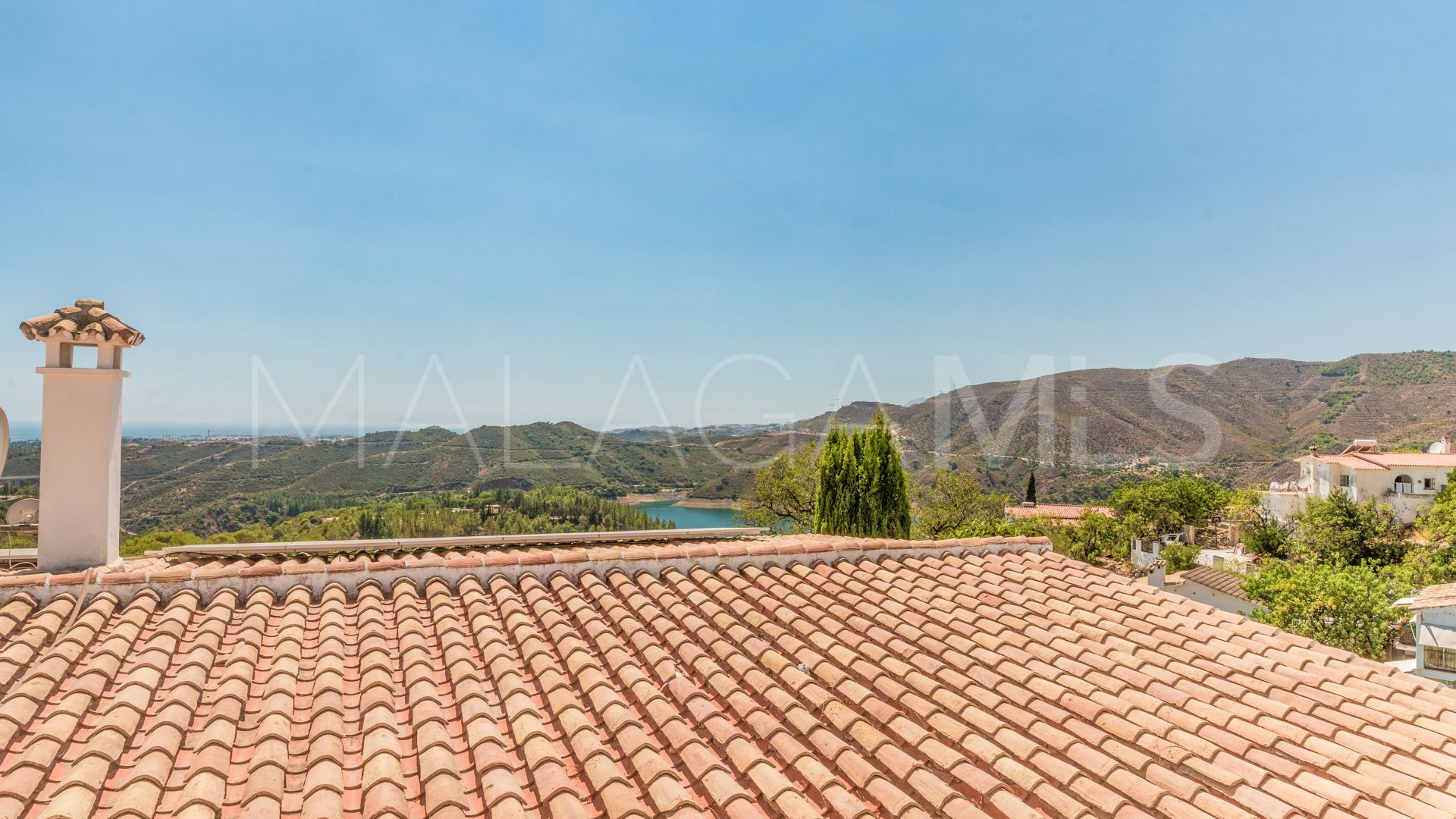 Villa for sale in Cerros del Lago