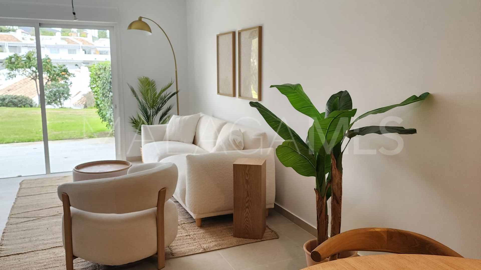 Buy apartamento planta baja in Los Dragos