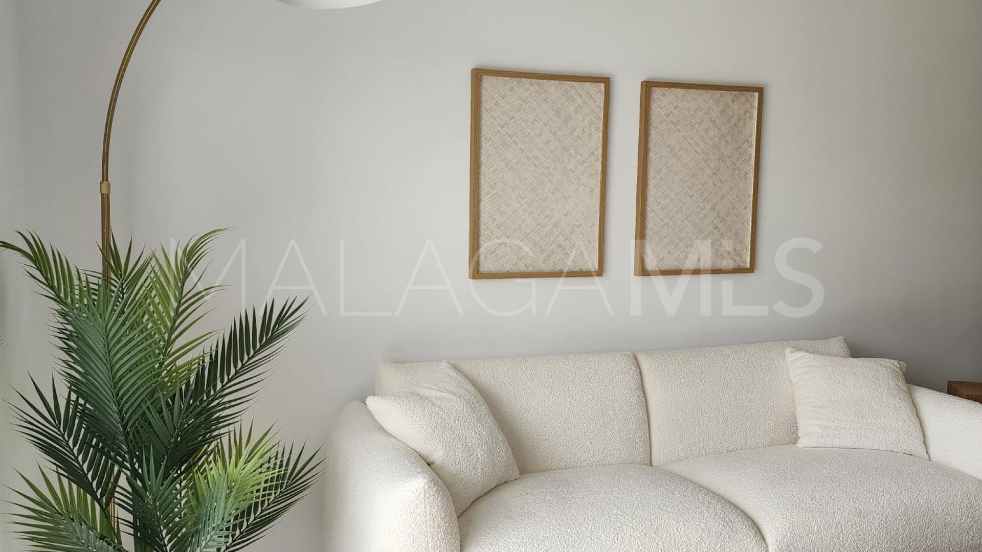 Buy apartamento planta baja in Los Dragos