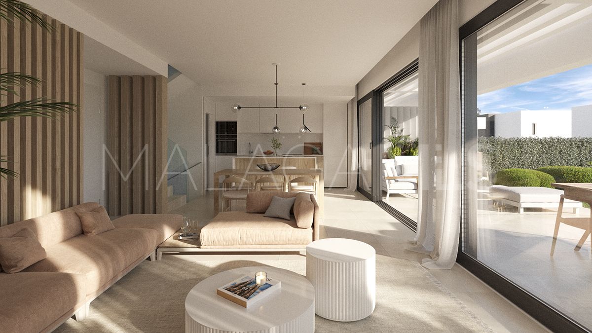 Semi detached villa for sale in Estepona with 3 bedrooms