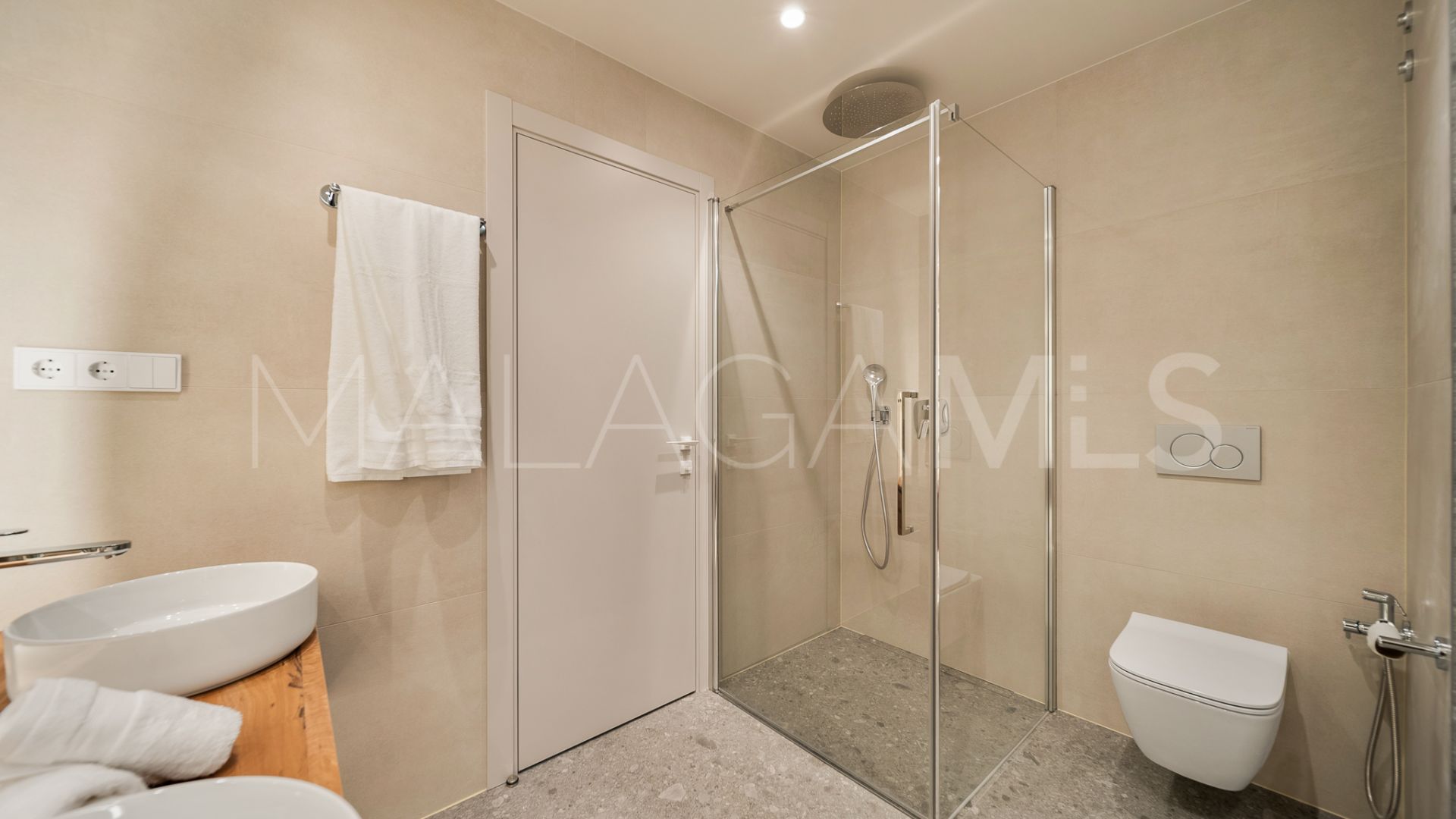 For sale 3 bedrooms ground floor apartment in Magna Marbella