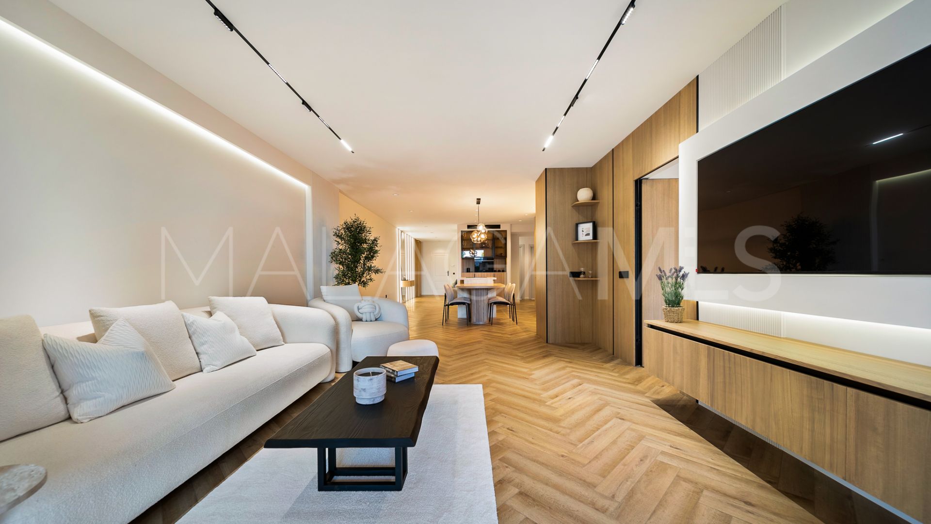 For sale 3 bedrooms ground floor apartment in Magna Marbella